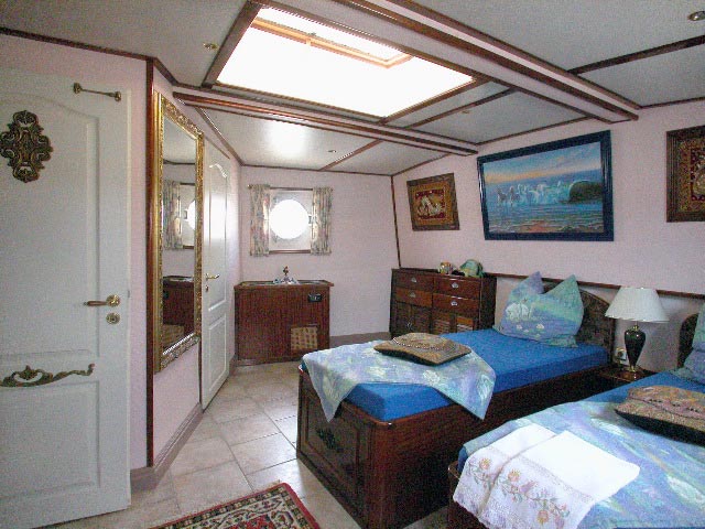 Cabin3rest.jpg
